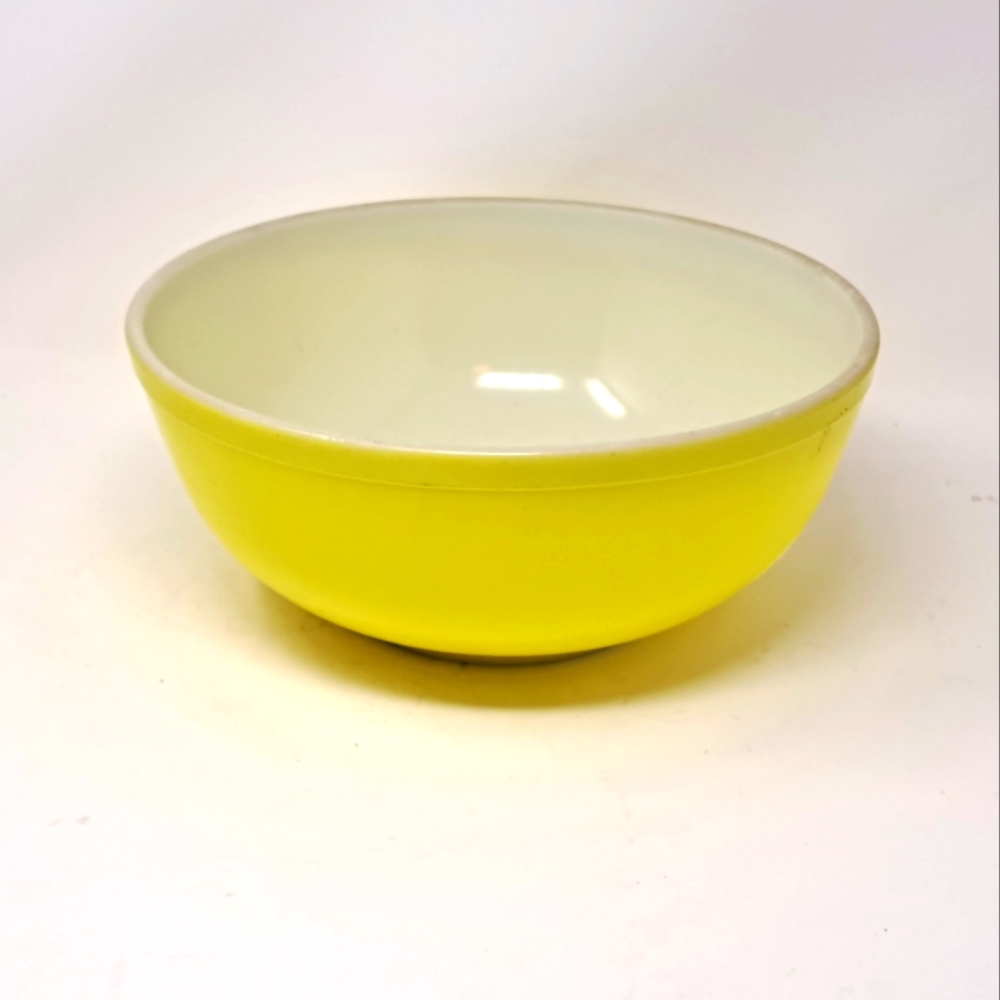 Vintage Pyrex Primary Colors Mixing Bowls Set Of Three